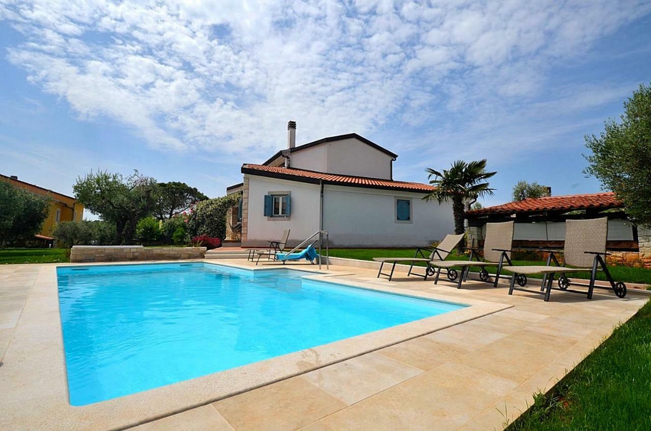 Holiday Home Sverko Novigrad  Bagian luar foto