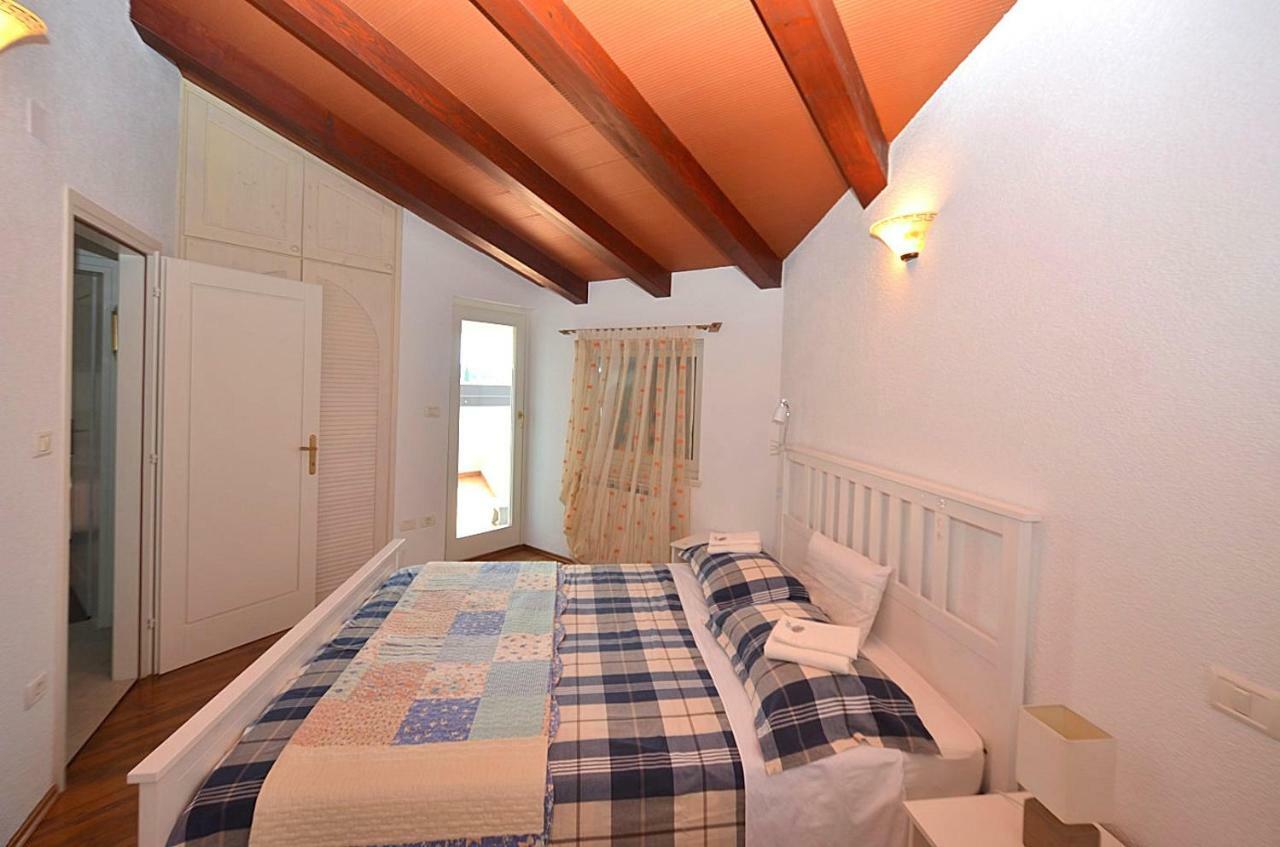 Holiday Home Sverko Novigrad  Bagian luar foto