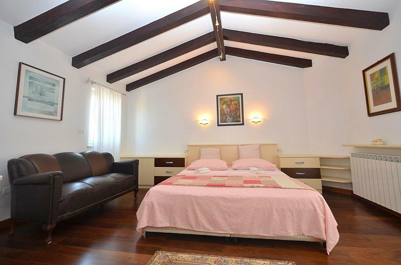 Holiday Home Sverko Novigrad  Bagian luar foto