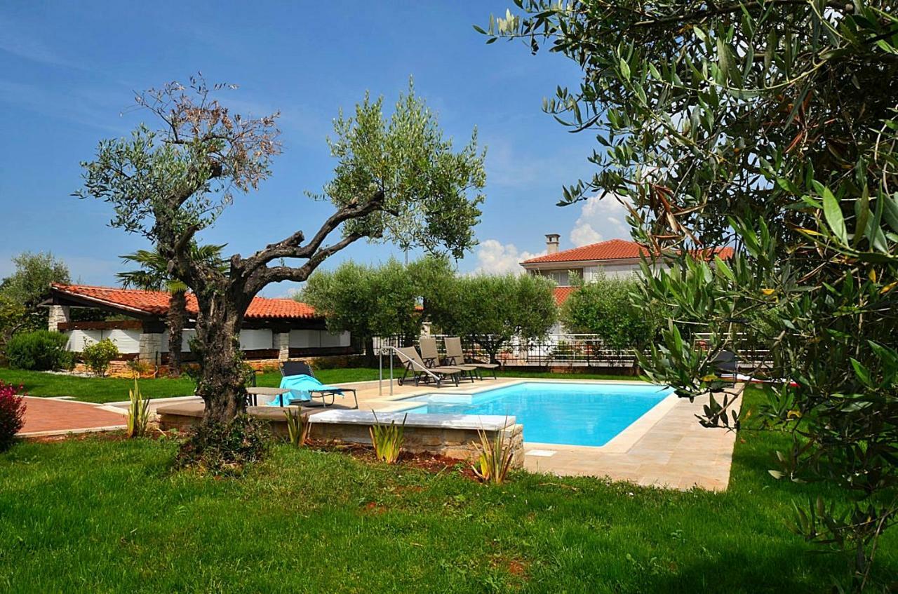 Holiday Home Sverko Novigrad  Bagian luar foto