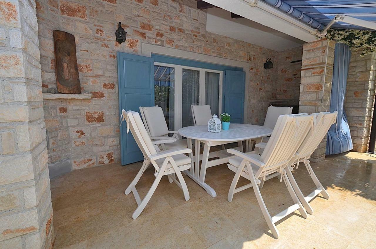 Holiday Home Sverko Novigrad  Bagian luar foto