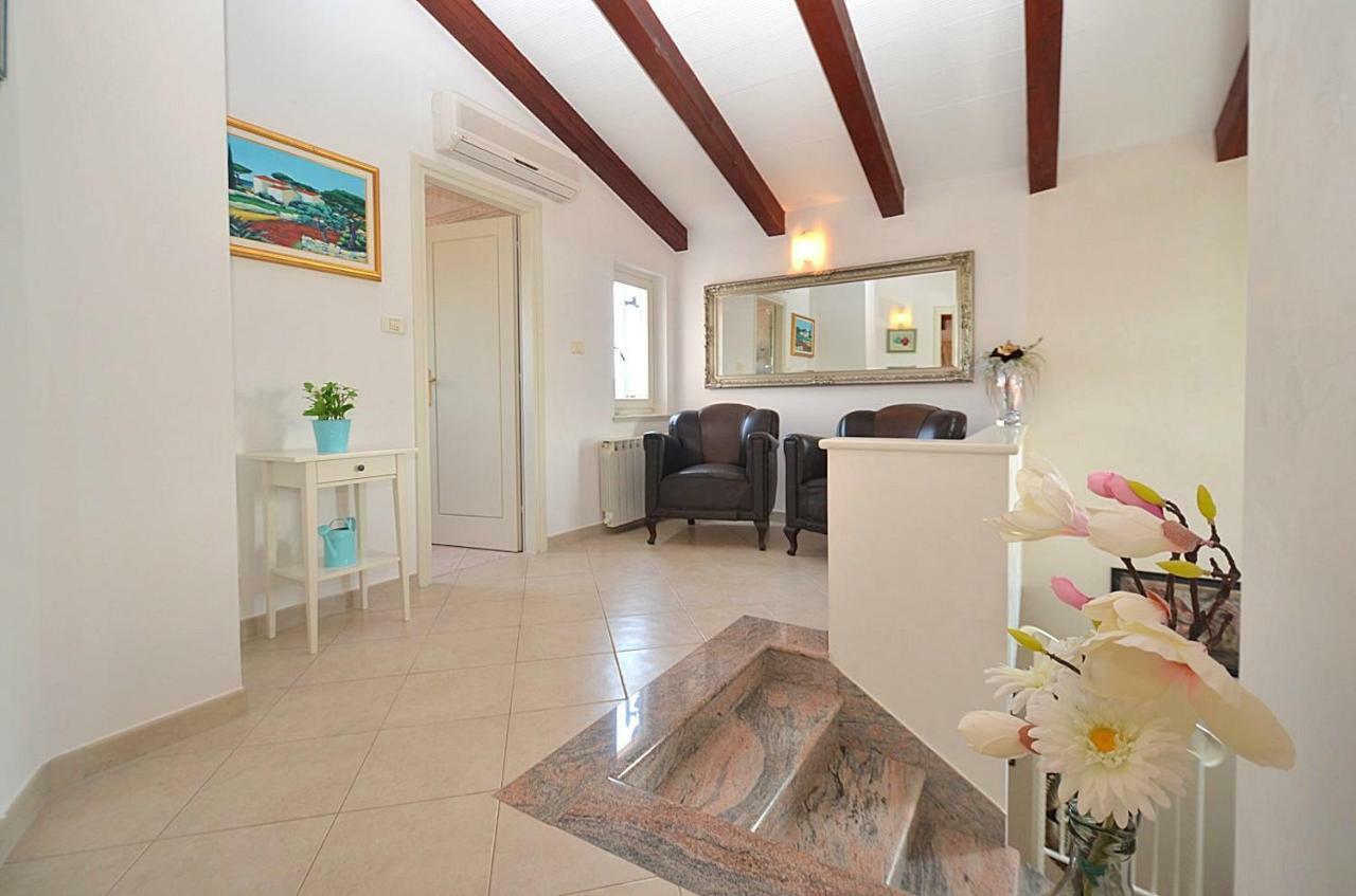 Holiday Home Sverko Novigrad  Bagian luar foto