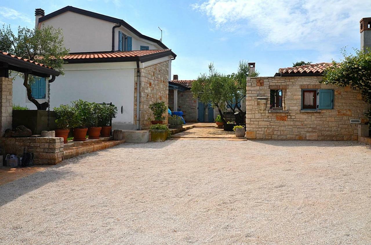 Holiday Home Sverko Novigrad  Bagian luar foto